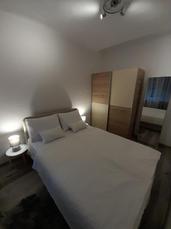 Studio Apartman Lena Рийека Екстериор снимка